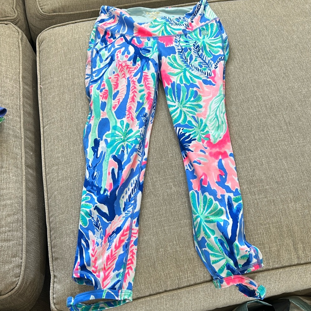 Lilly pulitzer luxletic XS leggings vguc. Very mild piling